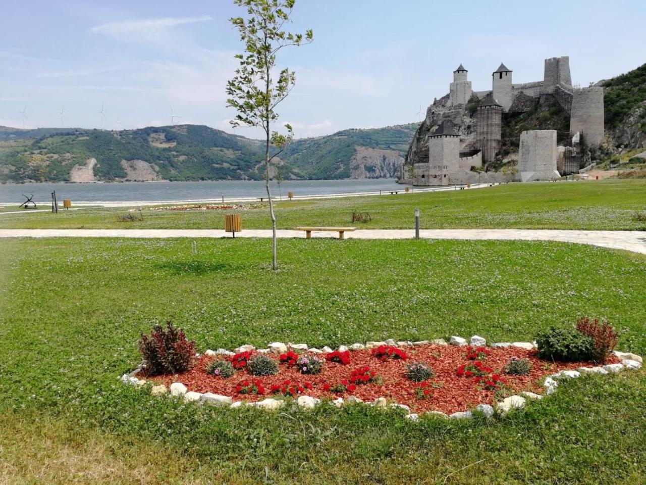 Apartman Bogic Apartamento Golubac Exterior foto